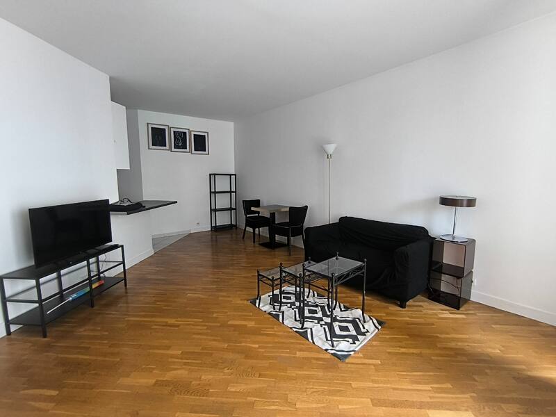 A louer - grand 2 pièces avec balcon  et parking - bail meublé